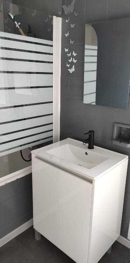 Brouckerque Appartement 2 Chambres Spacieuses Avec Terrasse מראה חיצוני תמונה